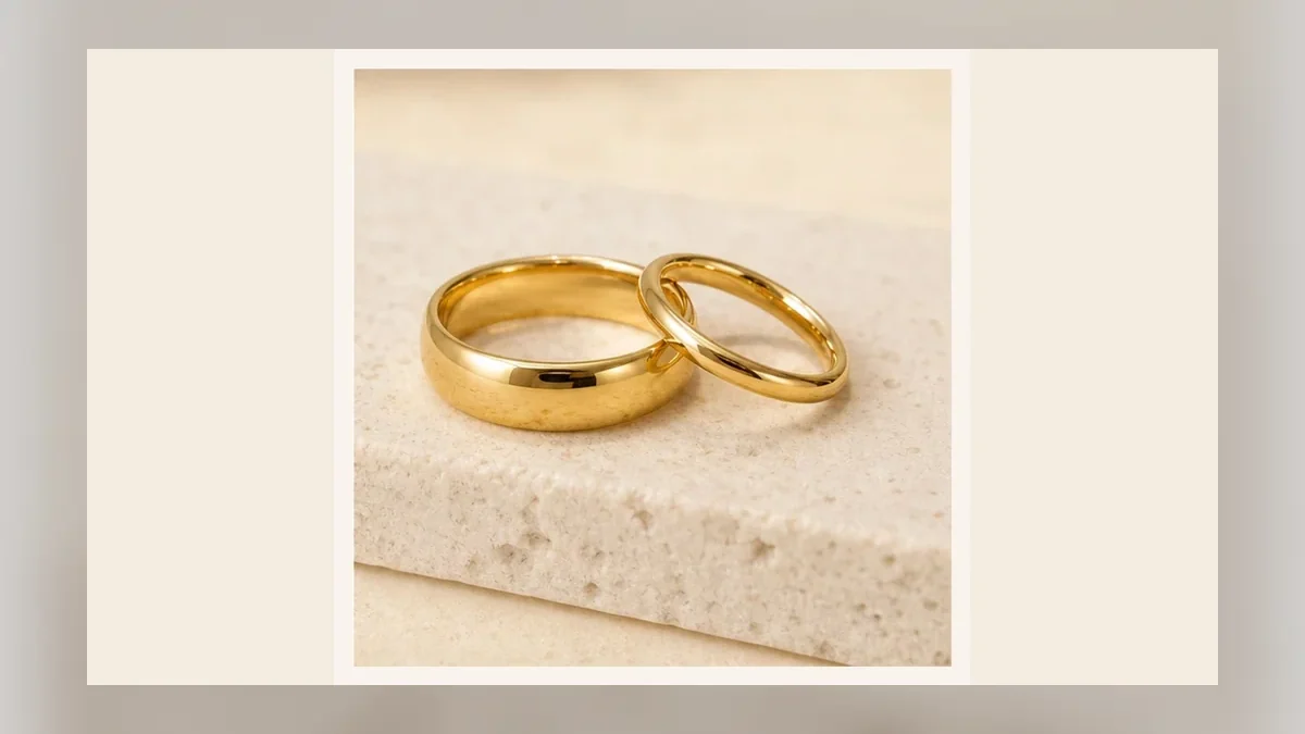 Alianças em composição editorial para as Bodas de Louça, 22 anos